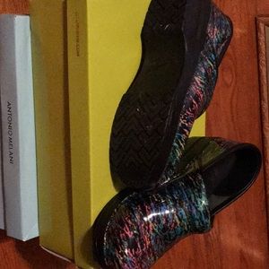 Dansko nuing shoes